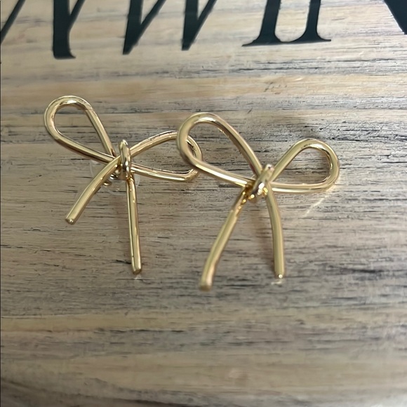 Elegant Gold Bow Earrings - Picture 1 of 1
